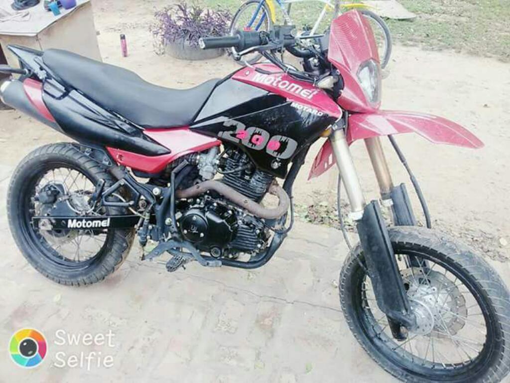 Vendo Moto Motomel Motard 200cc O Permut