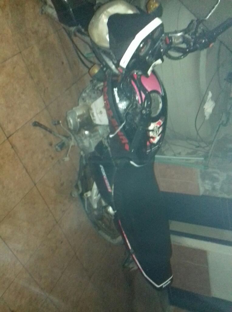 Vendo Moto Urgente Anda de Diez con Todu