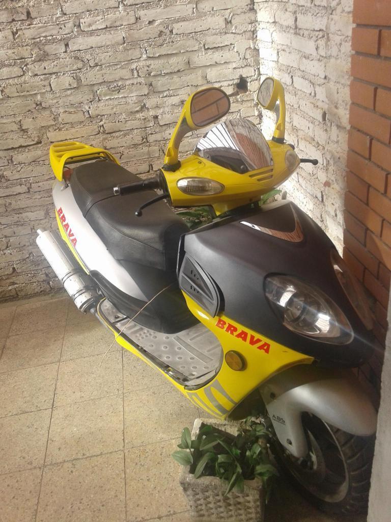 vendo moto brava wistar 150 scooter winstar año 2011