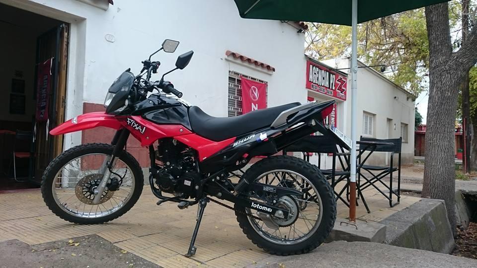 vendo motomel skua 250cc con 3 mil km