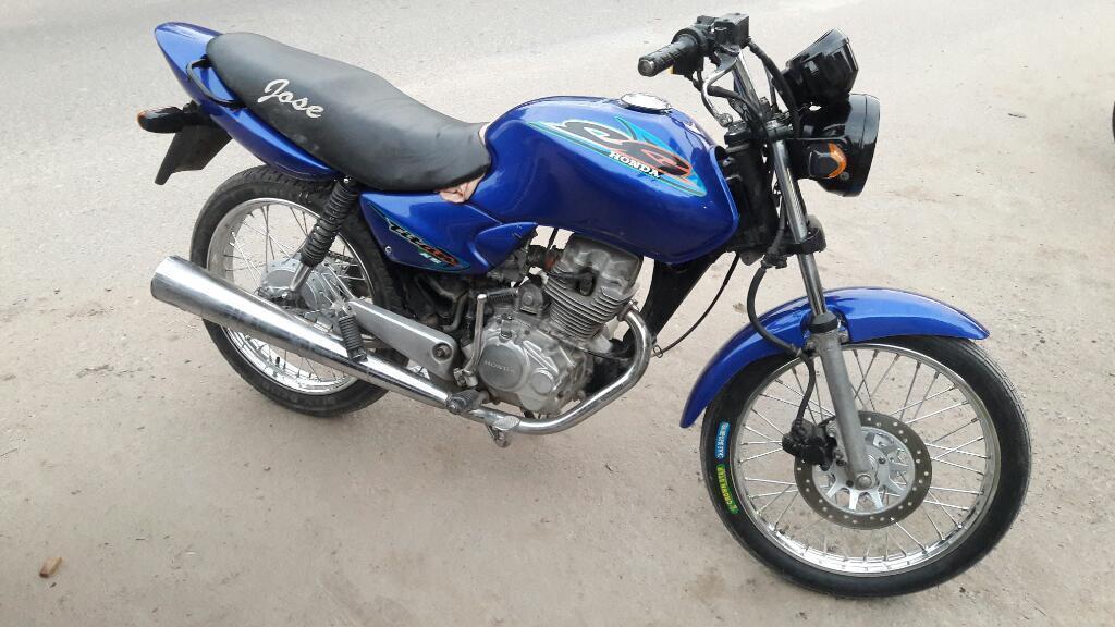 Vendo Honda CG Ks Año 2009 impecable. Mi whatsapp 3855924619