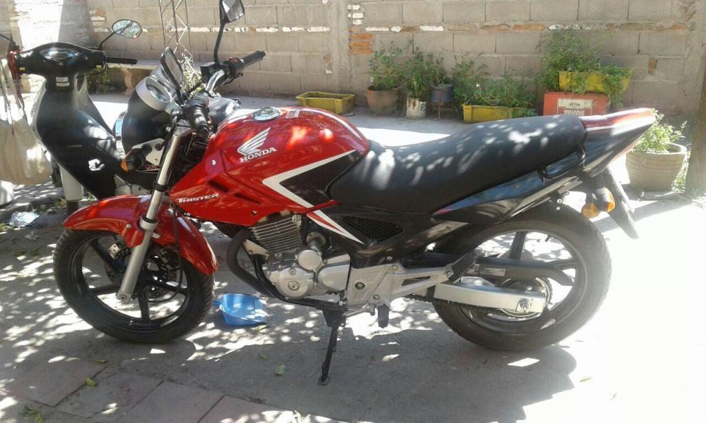 vendo honda twister mod 15