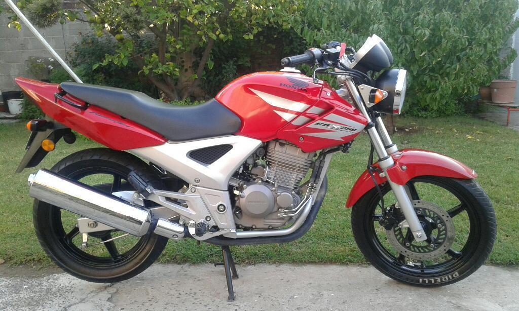 Honda Twister Impecable