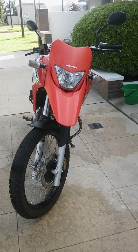 Se vende HONDA XRE 300 RALLY