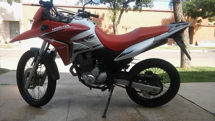 Se vende HONDA XRE 300 RALLY