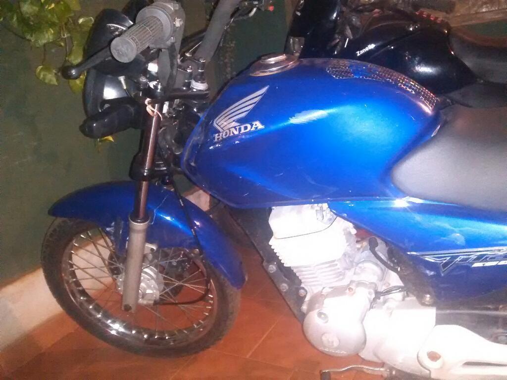 Vendo Titan Modelo 2012