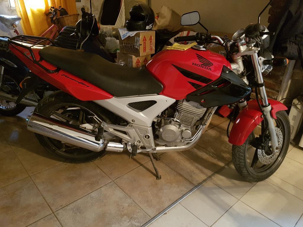 Vendo Honda Twister 250 en Buen Estado