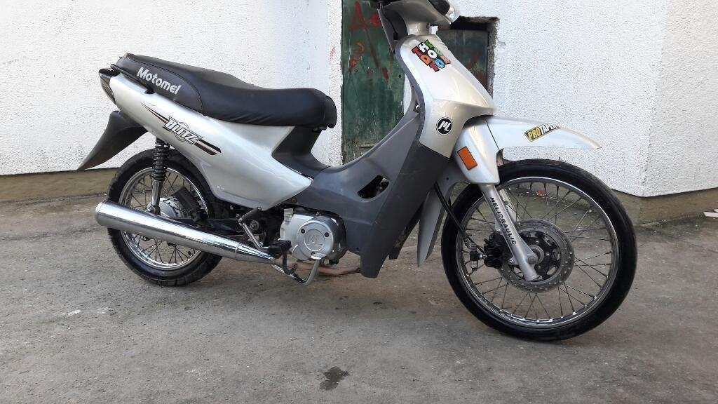 Vendo O Permuto Motomel 2015