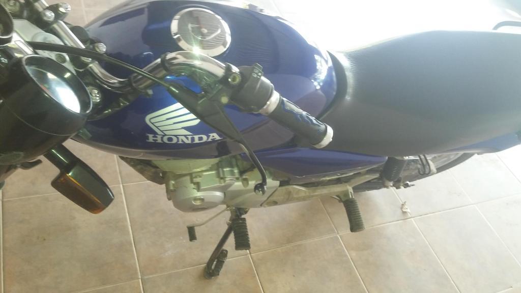Vendo Cg 150 Modelo 2013. con Patada