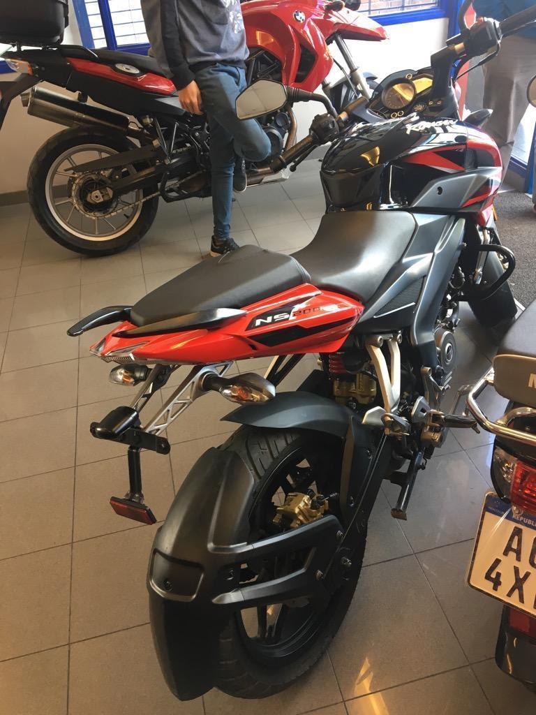 Bajaj Roser Ns 200/2017