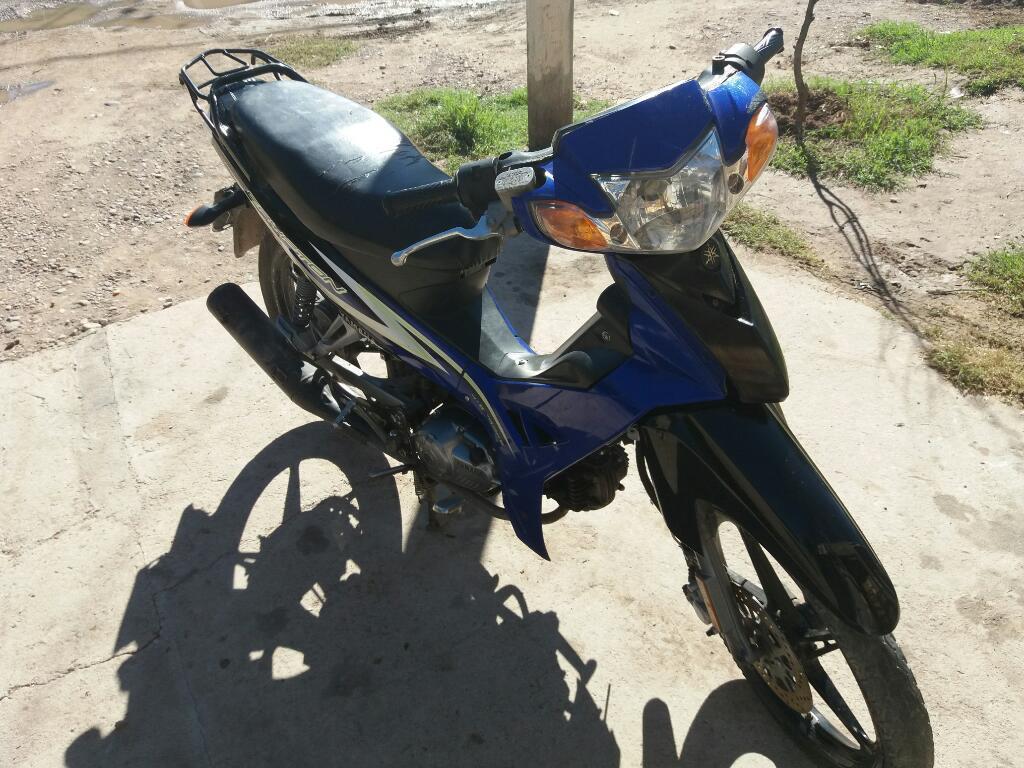 Moto Yamaha Modelo 2015 en Buen Estado