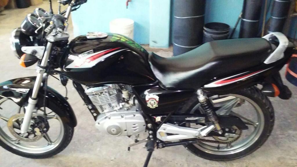 Vendo Solo Vendo Suzuki en Impecable