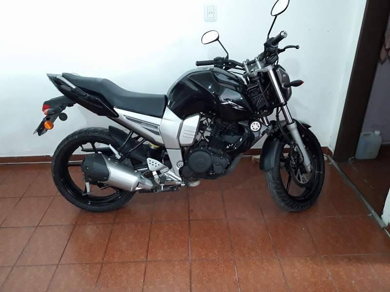 fz16 mod 2010 con 12300km