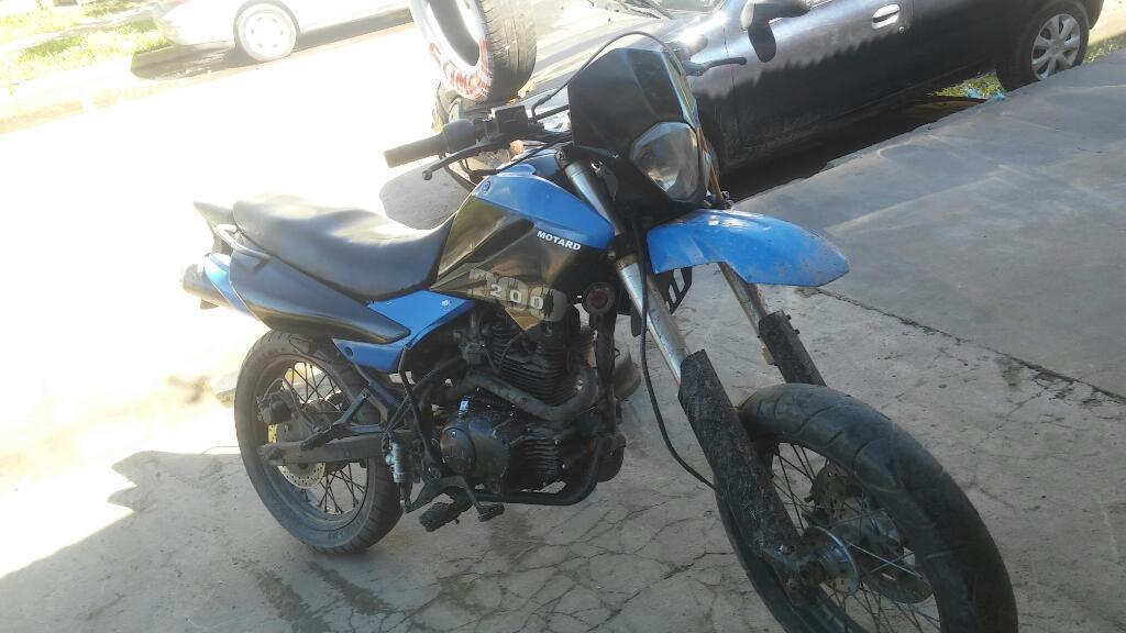 Vendo Motomel Supermotar. Escucho Oferta