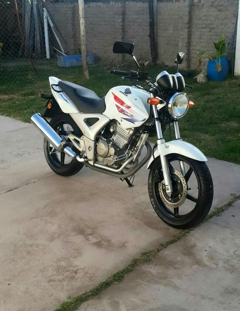 Vendo O Permuto Honda Twister Cbx 250c.c