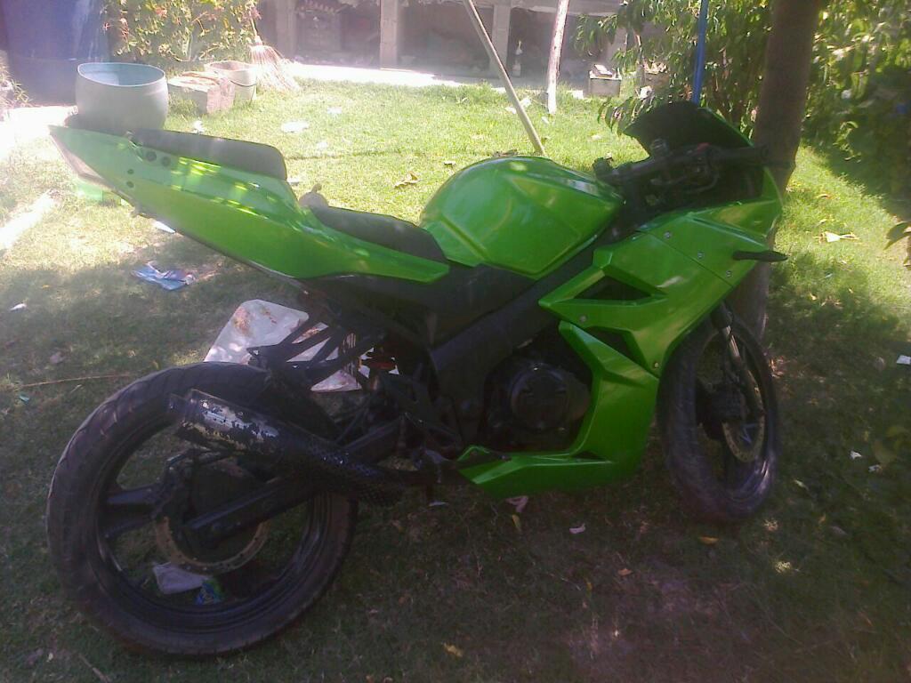 Vendo Urgente Modelo 2013 Motor 200