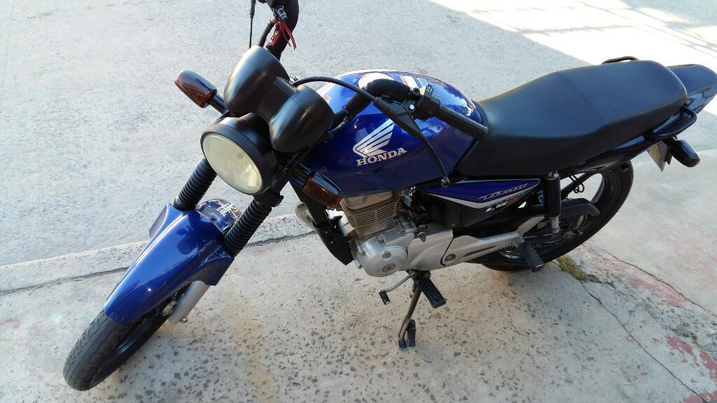 Vendo Cg Titan 2014 . no Permuto