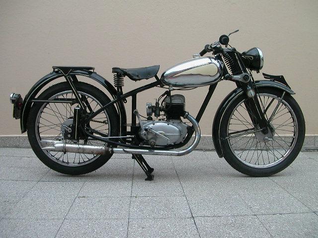 Moto antigua bianchi modelo 1947