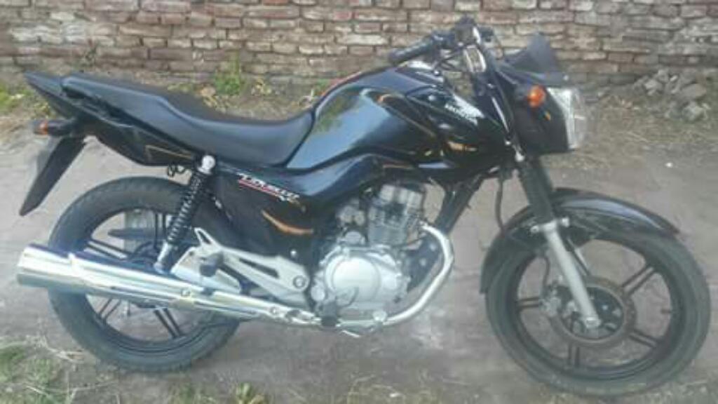 Titan Modelo 2016 Cambio por Auto