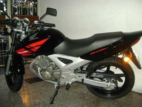 HONDA TWISTER 2013 CON 17000 KM INMACULADA PERMUTO