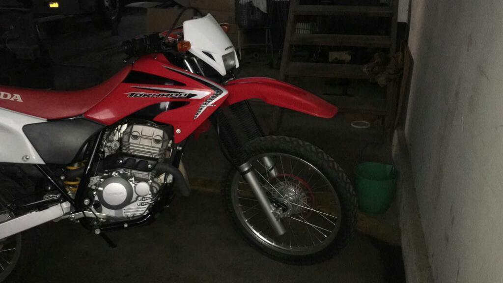 Honda Tornado 2015 Impecable Tan Sólo 7000 Km