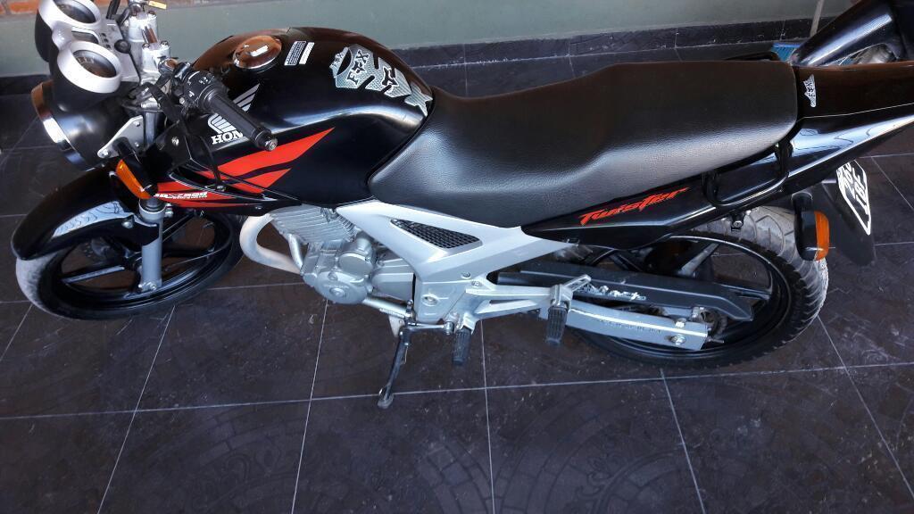 Vendo Moto Twister