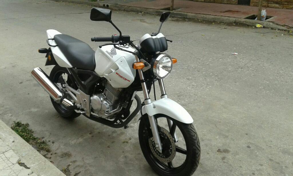 Honda Twister Sólo 8000 Kilómetros