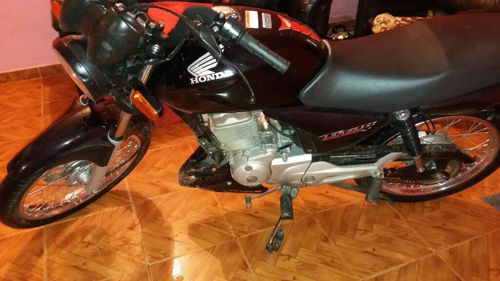 Vendo Titan Modelo 2015