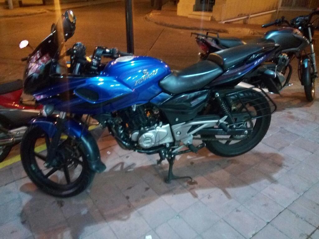 Vendo Urgente Rouser 220f