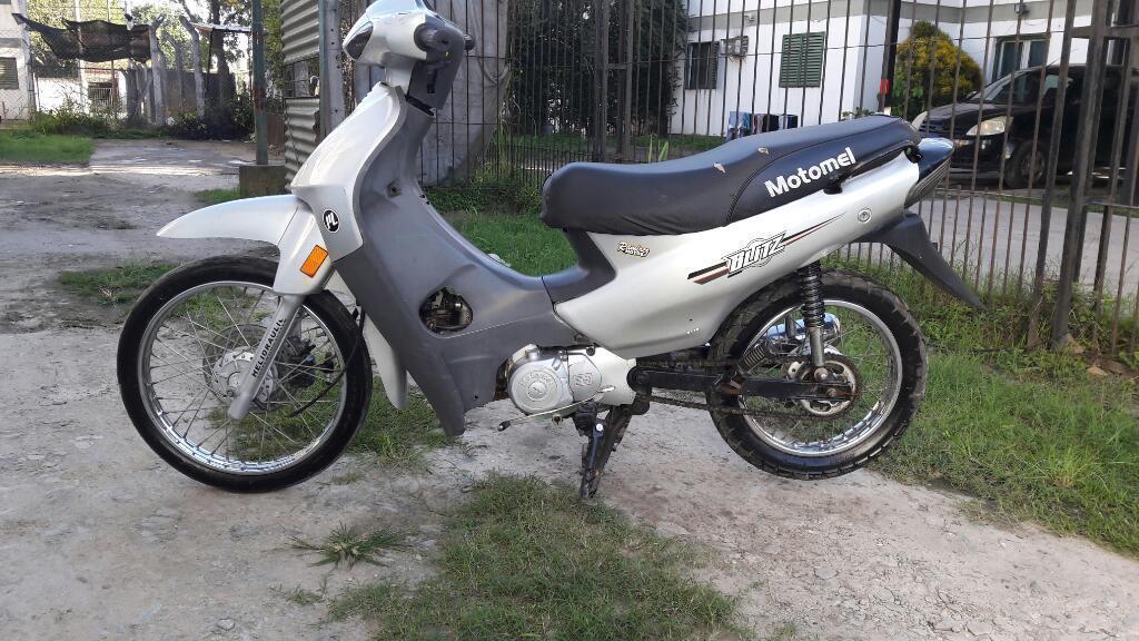 Vendo O Permuto Motomel 2015