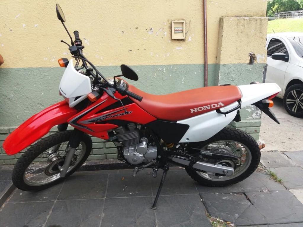 Moto honda tornado 250