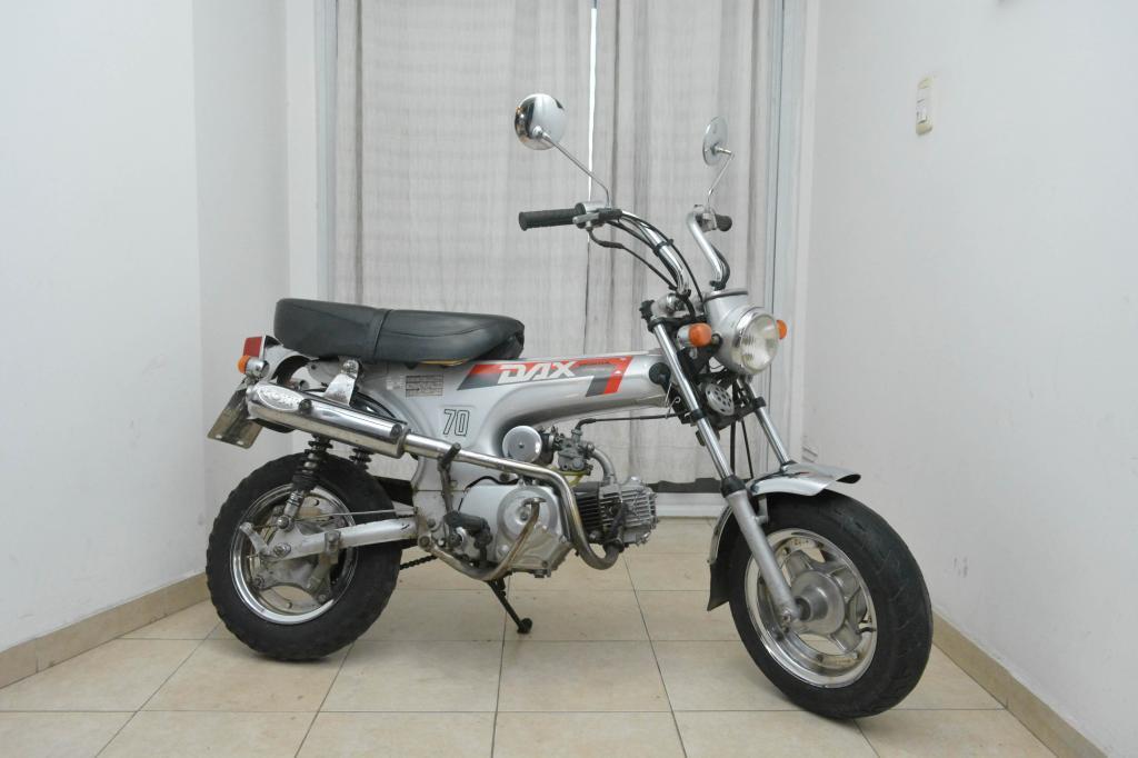 vendo honda st70 dax mod.93