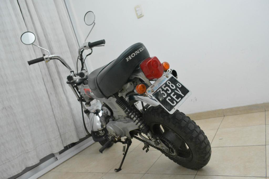 vendo honda st70 dax mod.93