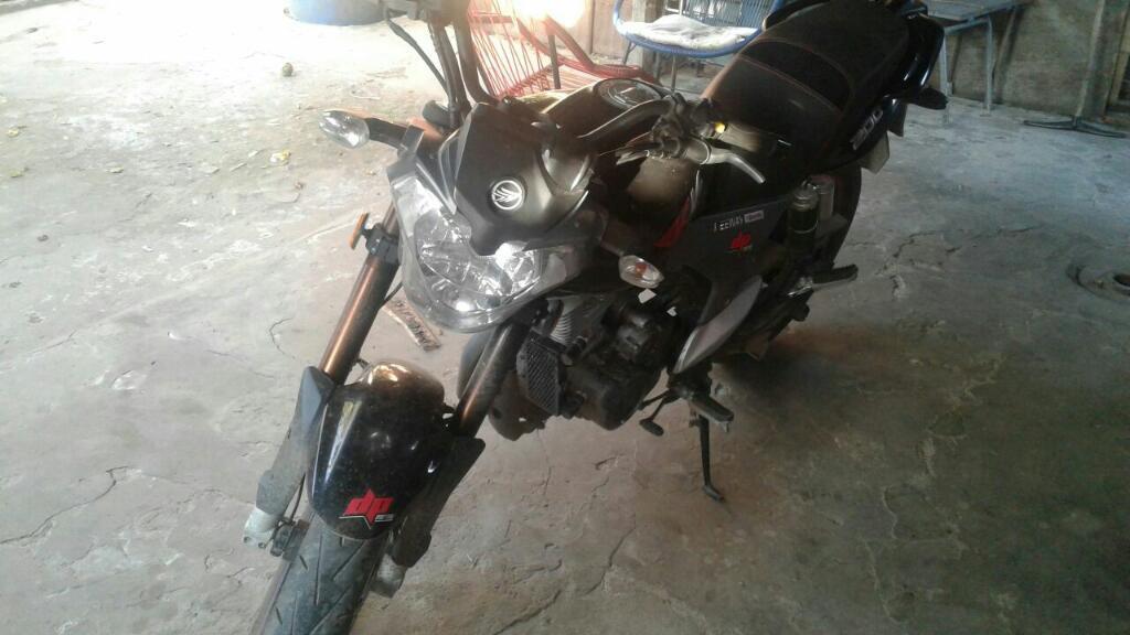 Vendo Moto Zanella Keeway 200