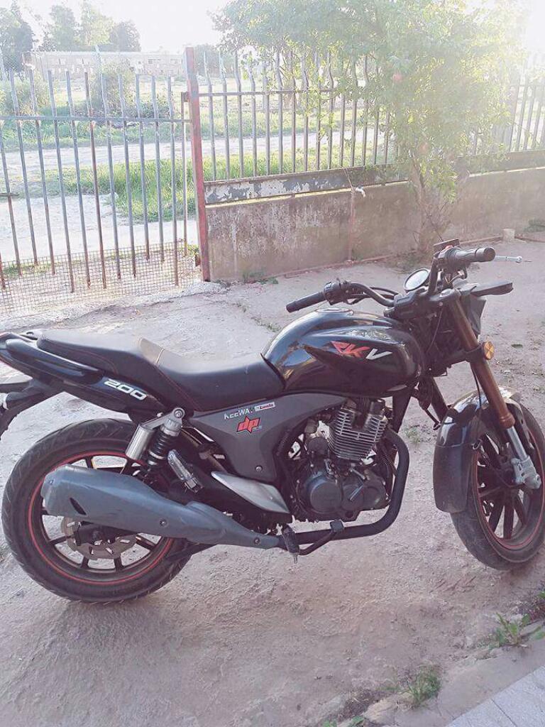 Vendo Moto Zanella Keeway 200