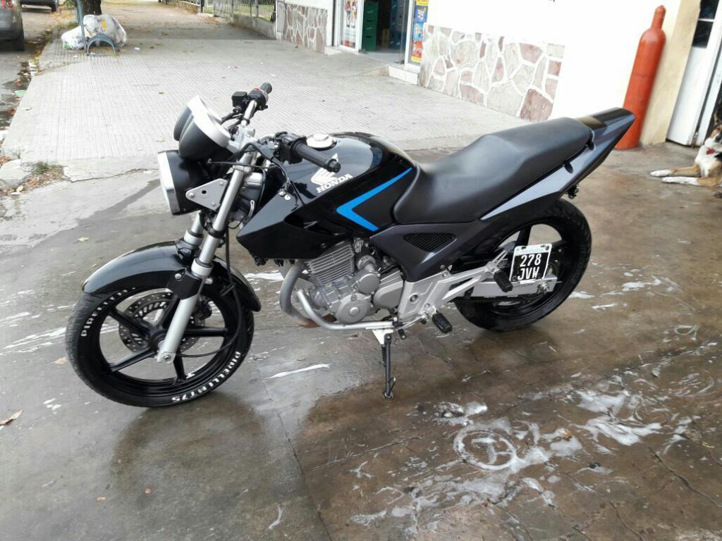 Vendo O Permuto Cbx 250 Twister 2013