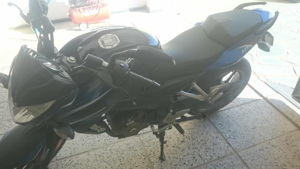 Vendo Moto Bajaj Rouser 200NS 2015 Impecable