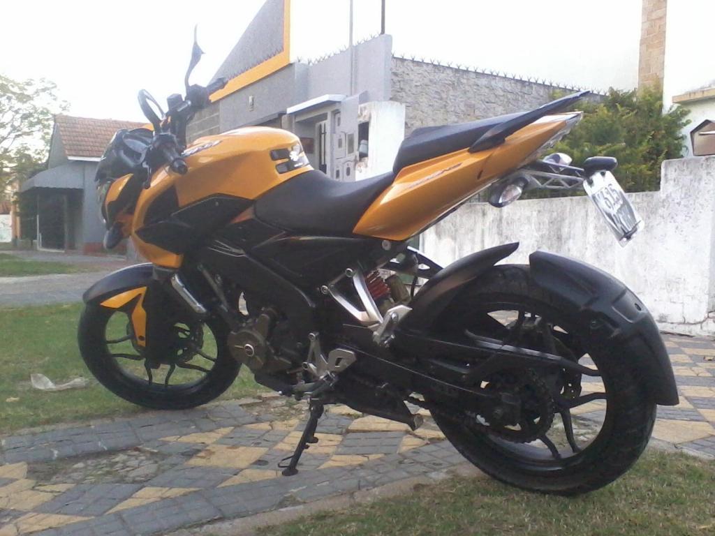 rouser ns 200 exelente estado modelo 2014