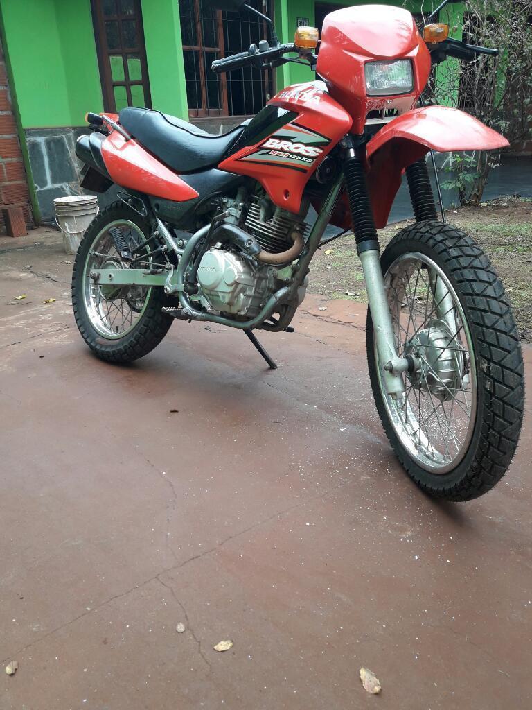 Vendo O Permuto por Titan