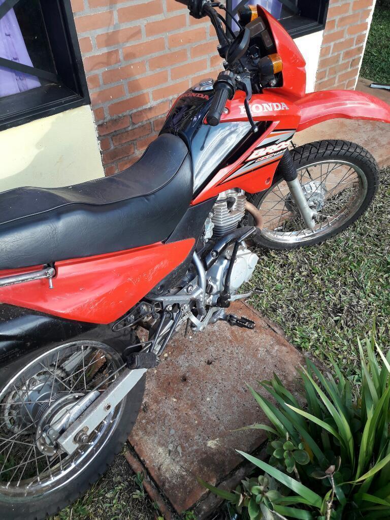 Vendo O Permuto por Titan