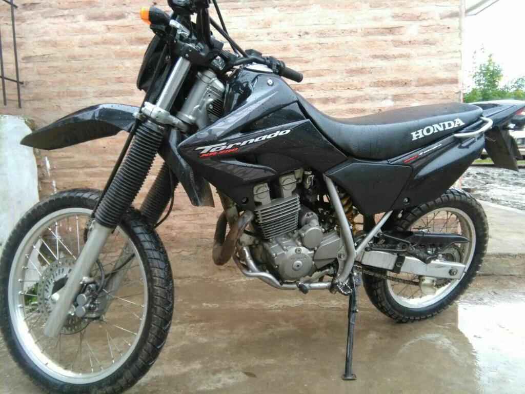 Honda Tornado Impecable