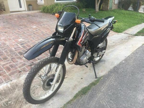 Vendo o Permuto Honda tornado 250 2014