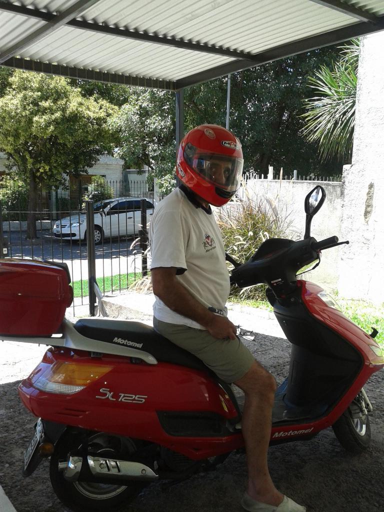 Urgente vendo scooter Motomel 2011