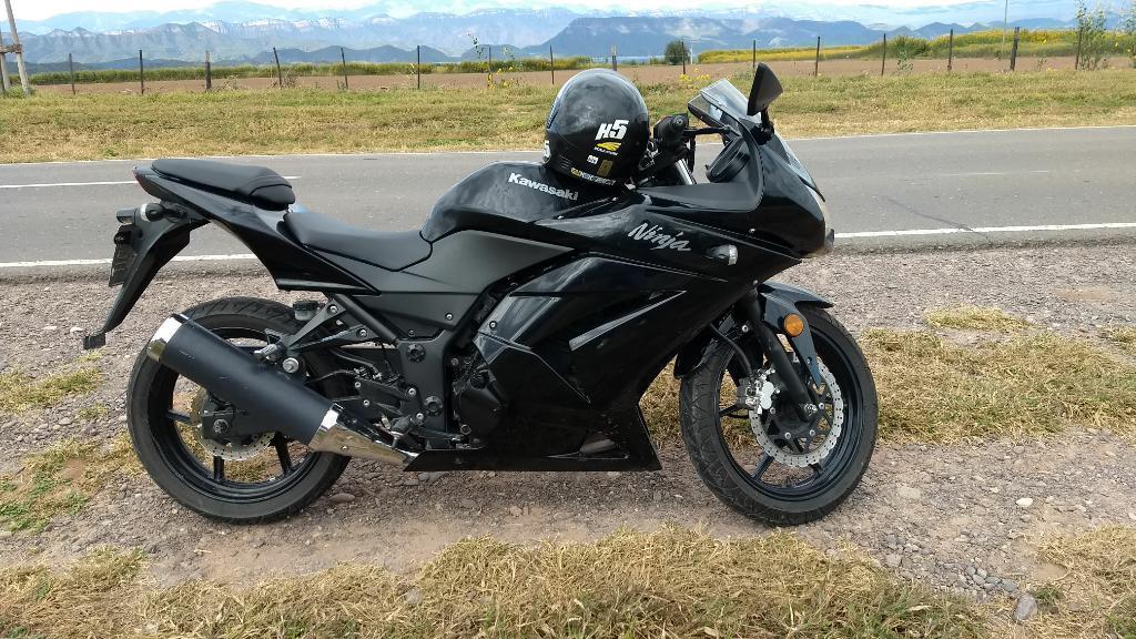 Vendo Kawasaki Ninja 250