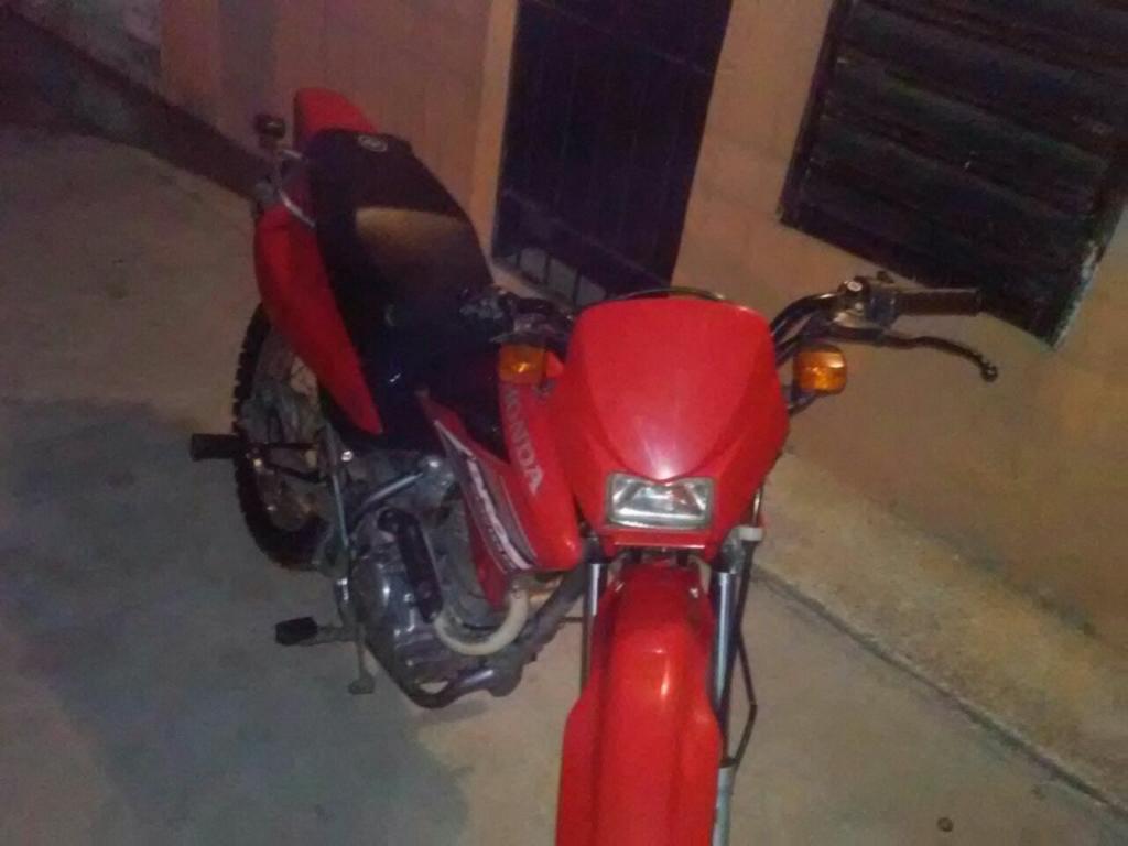 Vendo Honda Bros 125 Modelo 2007