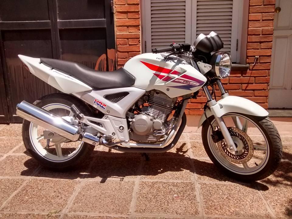 VENDO HONDA TWISTER 2013 9MIL KM