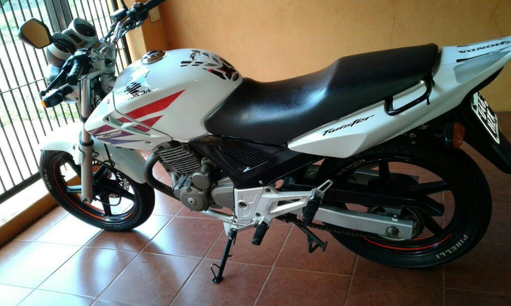 Vendo Twister Impecable