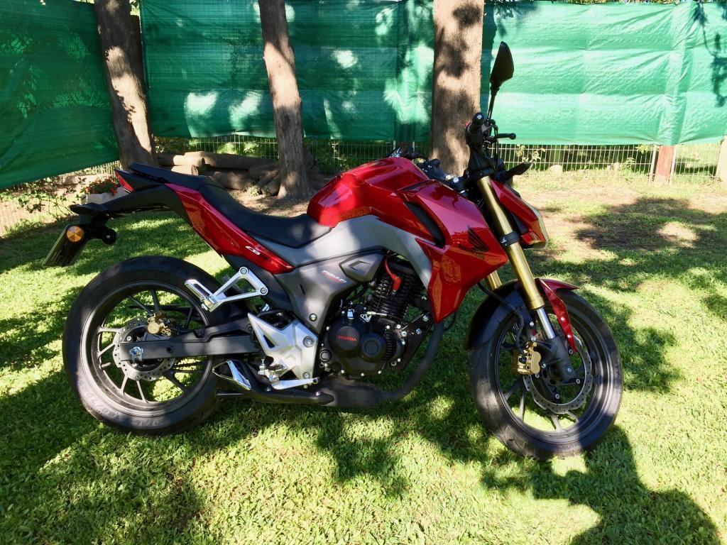 Honda cb190r con 900km impecable! igual a nueva, sin detalles