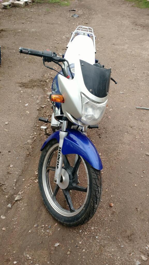 Vendo Regalada Honda Strom 125