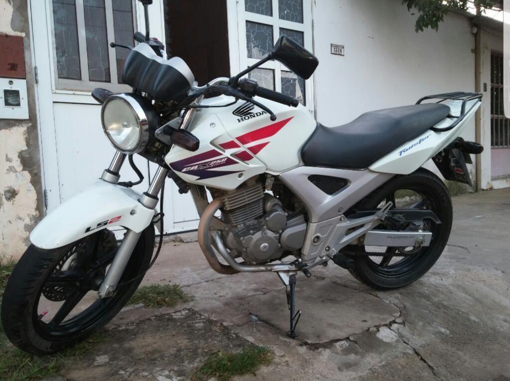 Impecable Honda Twister 250